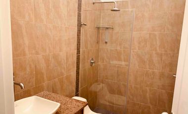 CASA EN ARRIENDO 3 DOMITORIOS , EN CONJUNTO - SECTOR LA PRIMAVERA CUMBAYA