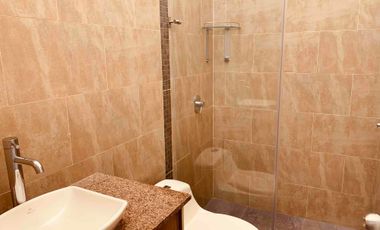 CASA EN ARRIENDO 3 DOMITORIOS , EN CONJUNTO - SECTOR LA PRIMAVERA CUMBAYA