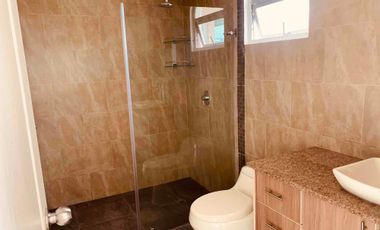 CASA EN ARRIENDO 3 DOMITORIOS , EN CONJUNTO - SECTOR LA PRIMAVERA CUMBAYA