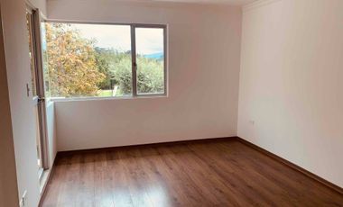 CASA EN ARRIENDO 3 DOMITORIOS , EN CONJUNTO - SECTOR LA PRIMAVERA CUMBAYA