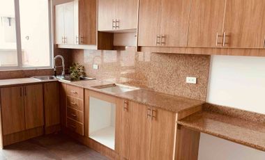 CASA EN ARRIENDO 3 DOMITORIOS , EN CONJUNTO - SECTOR LA PRIMAVERA CUMBAYA