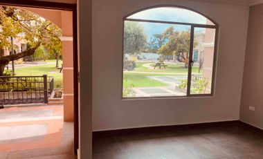 CASA EN ARRIENDO 3 DOMITORIOS , EN CONJUNTO - SECTOR LA PRIMAVERA CUMBAYA