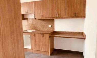 CASA EN ARRIENDO 3 DOMITORIOS , EN CONJUNTO - SECTOR LA PRIMAVERA CUMBAYA