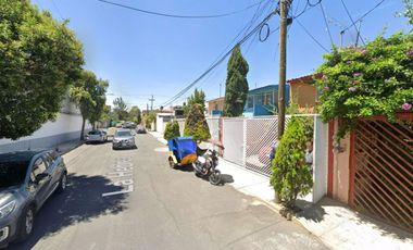 CASA DE 2 NIVELES, COL. MIGUEL HIDALGO, TLAHUAC