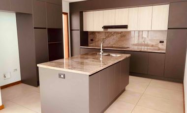 Casa de Venta por Estrenar - Sector Tumbaco - 3 Habitaciones