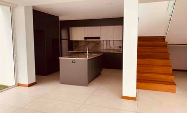 Casa de Venta por Estrenar - Sector Tumbaco - 3 Habitaciones