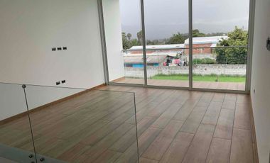 Casa de Venta por Estrenar - Sector Tumbaco - 3 Habitaciones