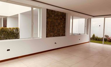 Casa de Venta por Estrenar - Sector Tumbaco - 3 Habitaciones