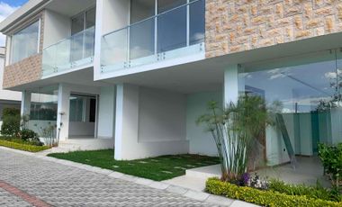 Casa de Venta por Estrenar - Sector Tumbaco - 3 Habitaciones