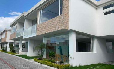 Casa de Venta por Estrenar - Sector Tumbaco - 3 Habitaciones