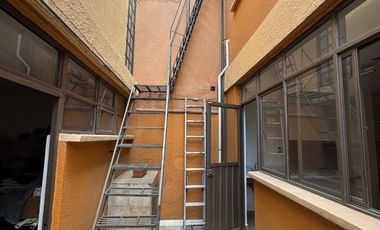 En RENTA… Edificio! A 3 cuadras del Zócalo de Toluca