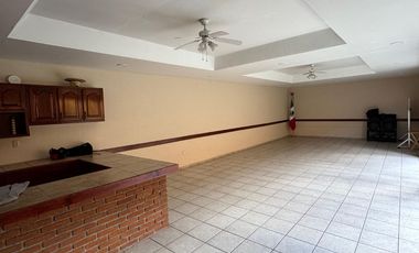 En RENTA… Edificio! A 3 cuadras del Zócalo de Toluca