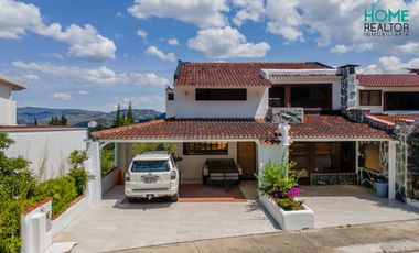 Casa de venta en Urbanización Colinas de Challuabamba – Challuabamba, Cuenca