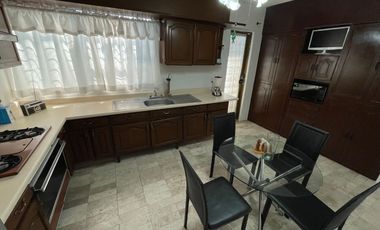 Casa con alberca y bungalow independiente a una cuadra de Plan de Ayala