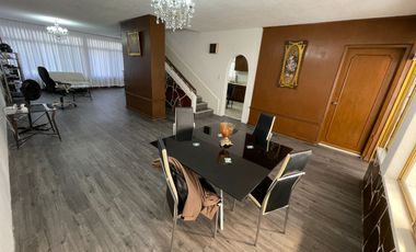 Casa con alberca y bungalow independiente a una cuadra de Plan de Ayala