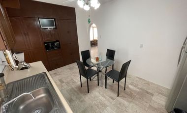 Casa con alberca y bungalow independiente a una cuadra de Plan de Ayala