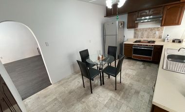 Casa con alberca y bungalow independiente a una cuadra de Plan de Ayala