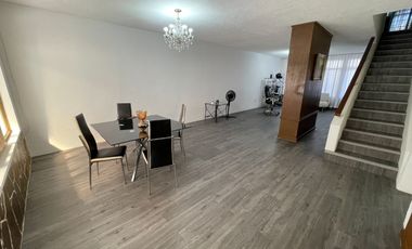 Casa con alberca y bungalow independiente a una cuadra de Plan de Ayala