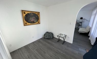 Casa con alberca y bungalow independiente a una cuadra de Plan de Ayala