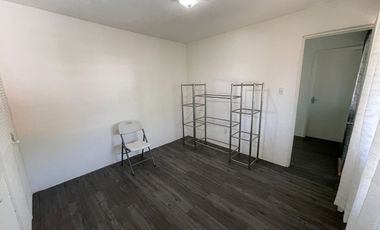 Casa con alberca y bungalow independiente a una cuadra de Plan de Ayala