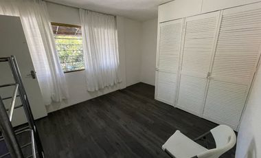 Casa con alberca y bungalow independiente a una cuadra de Plan de Ayala