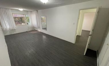 Casa con alberca y bungalow independiente a una cuadra de Plan de Ayala