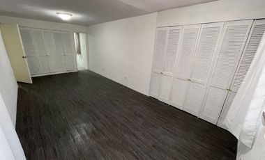 Casa con alberca y bungalow independiente a una cuadra de Plan de Ayala