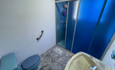 Casa con alberca y bungalow independiente a una cuadra de Plan de Ayala