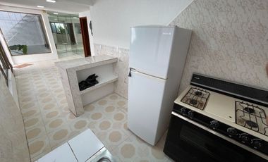 Casa con alberca y bungalow independiente a una cuadra de Plan de Ayala