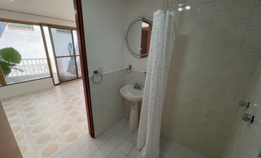 Casa con alberca y bungalow independiente a una cuadra de Plan de Ayala