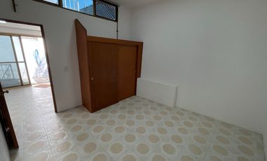 Casa con alberca y bungalow independiente a una cuadra de Plan de Ayala