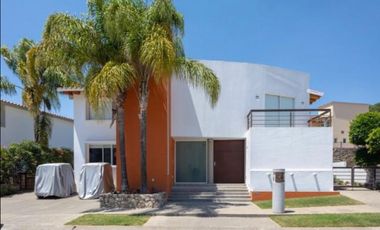 CASA EN VENTA EN GRAN RESERVA IXTAPAN DE LA SAL