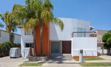 CASA EN VENTA EN GRAN RESERVA IXTAPAN DE LA SAL