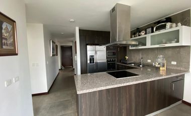 VENTA DE CASA EN CUMBAYA ECUADOR