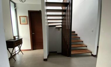 VENTA DE CASA EN CUMBAYA ECUADOR