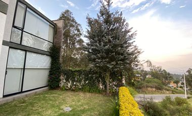 VENTA DE CASA EN CUMBAYA ECUADOR