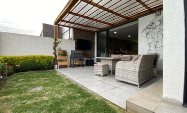 VENTA DE CASA EN CUMBAYA ECUADOR