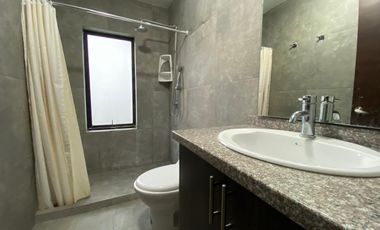 VENTA DE CASA EN CUMBAYA ECUADOR