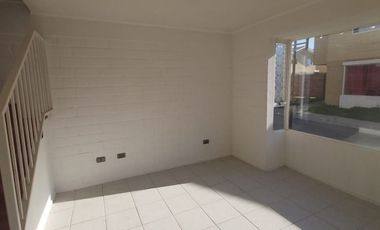 SE ARRIENDA CASA 3D, 3B, EST. STO ALDEA CON INDEP. LIMACHE