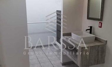 Venta Amplia Casa en Portal de Cumbres