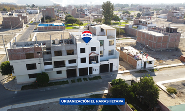 Casa De 03 Pisos En Alquiler - Urb. El Haras I Etapa