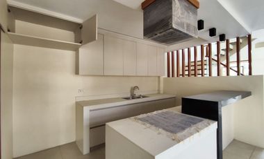 Santa Mesa Manila For Sale 4 Storey Townhouse 3 Car Garage near Lourdes Hospital rg