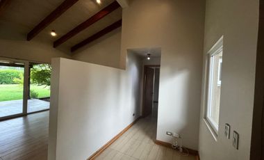 HERMOSA CASA EN LINDEROS BUIN