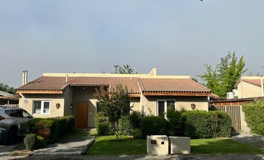 HERMOSA CASA EN LINDEROS BUIN