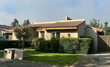 HERMOSA CASA EN LINDEROS BUIN