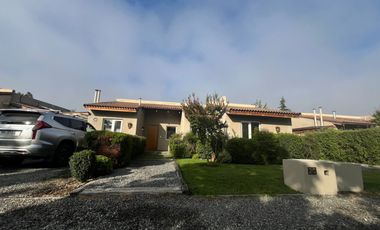 HERMOSA CASA EN LINDEROS BUIN