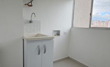 Apartamento de 3 alcobas y estudio en venta. Medellín, Loc Colores