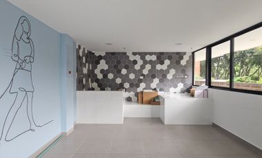 Apartamento de 3 alcobas y estudio en venta. Medellín, Loc Colores