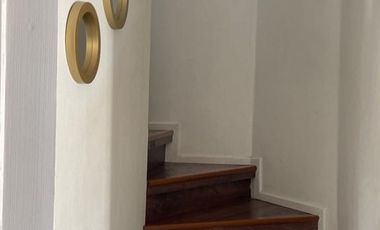 Oportunidad de Venta – Casa de 2 Pisos en Sector Bosque Sur