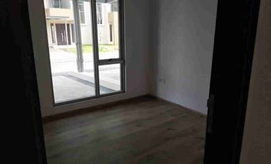 disewakan rumah PIK gold island 8x20